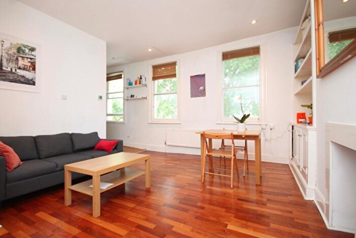 2 Bedroom Flat To Rent In Hillmarton Road, Islington, N7