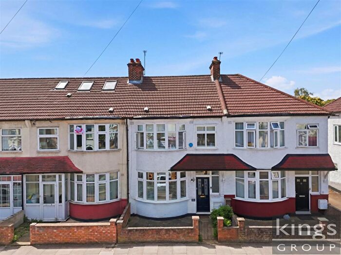 3 Bedroom Terraced House For Sale In Lincoln Road, Enfield, EN1