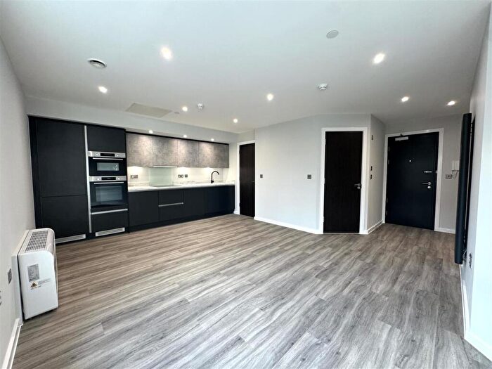 2 Bedroom Apartment To Rent In Caversham Road, Reading, RG1