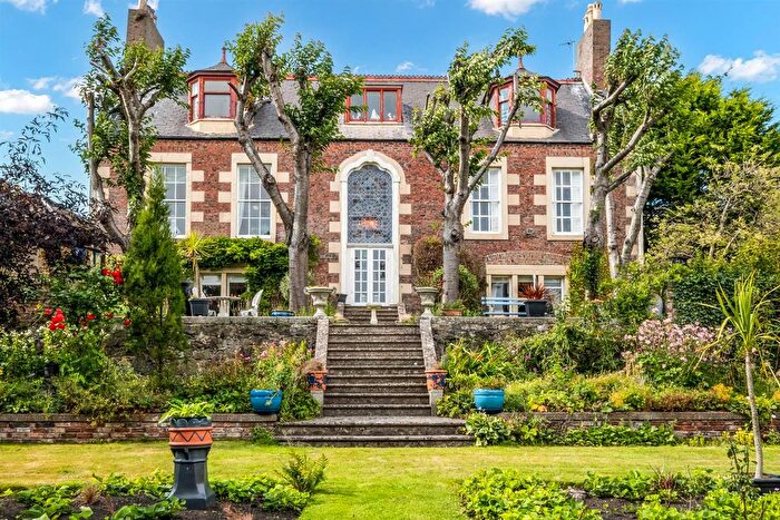 6 Bedroom Property For Sale In Castle Place, Montrose, DD10