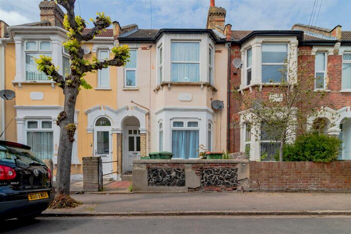 2 Bedroom Flat To Rent In Central Park Road, London, E6