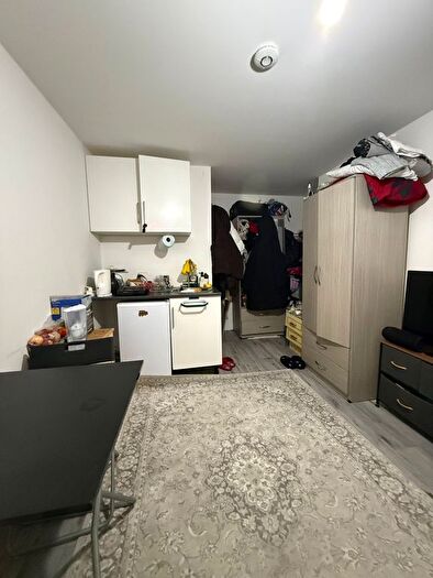 1 Bedroom Flat To Rent In Roch Avenue, Edgware, HA8