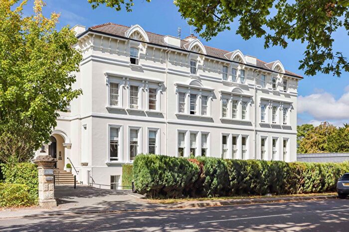 2 Bedroom Flat For Sale In The Park, Cheltenham, GL50