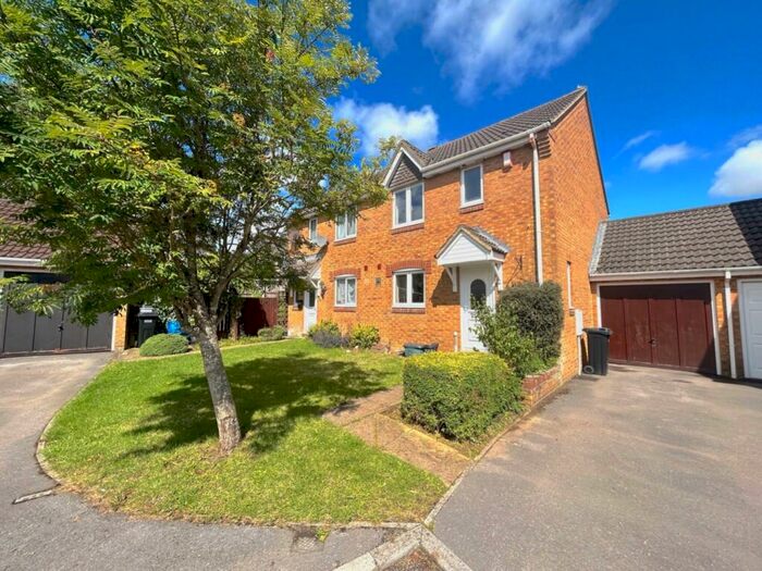 3 Bedroom Semi-Detached House To Rent In Heritage Close, Peasedown St John, BA2