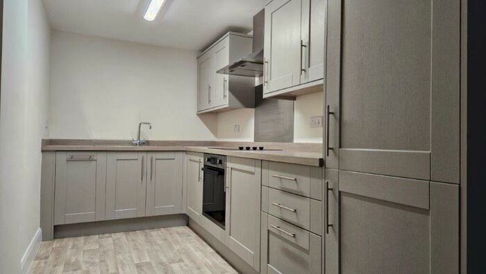 2 Bedroom Flat To Rent In High Street, Shaftesbury, SP7