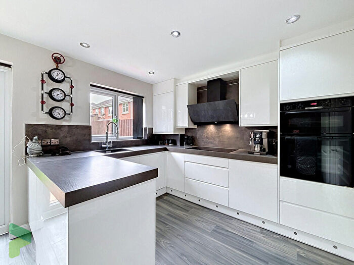 5 Bedroom Town House For Sale In Maple Mews, Clearwater Village, Darwen, BB3
