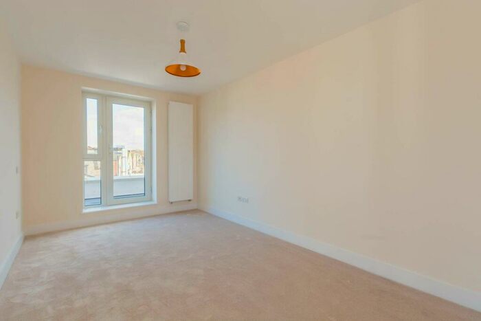 2 Bedroom Flat To Rent In St Marys Road, Hornsey, London, N8