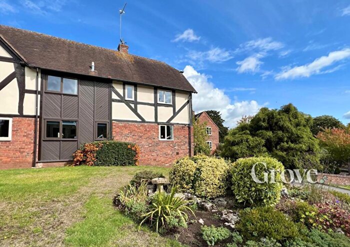 2 Bedroom Barn Conversion For Sale In Churchill, Kidderminster, DY10