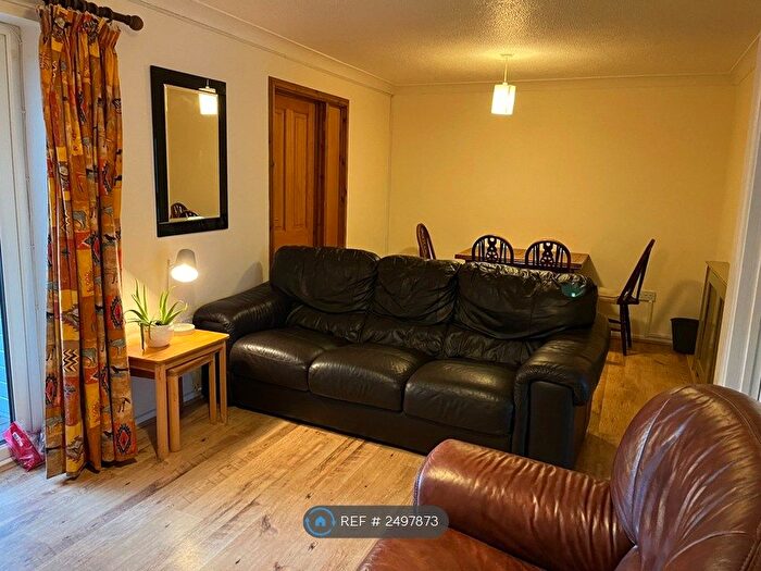 4 Bedroom Semi-Detached House To Rent In Goodhale Rd, Norwich, NR5