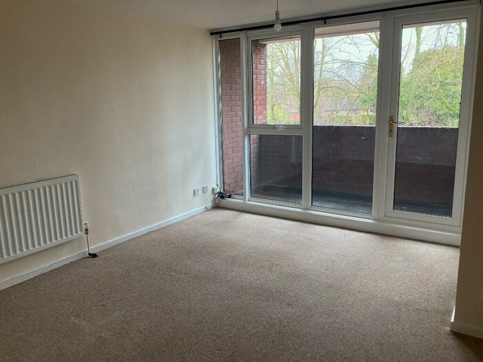 3 Bedroom Flat To Rent In Albrighton House, Browns Green, Birmingham, B20