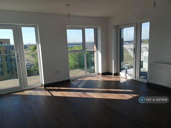 2 Bedroom Flat To Rent In James Smith Court, Dartford, DA1