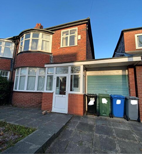 3 Bedroom Semi-Detached House To Rent In Great Stone Road Manchester, M16
