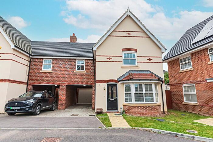 4 Bedroom Link Detached House To Rent In Firethorn, Shinfield, Reading, RG2