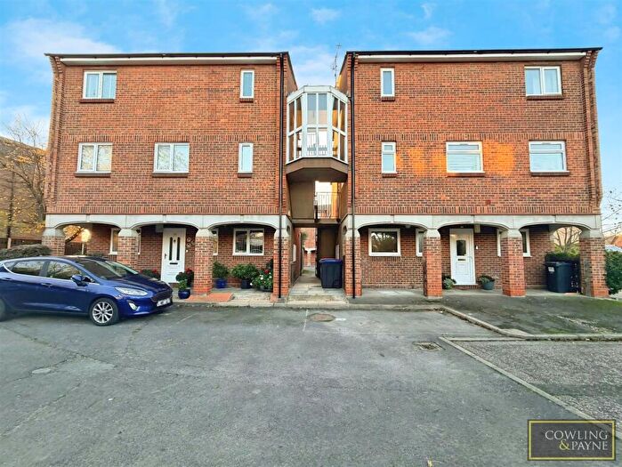 2 Bedroom Apartment To Rent In Brackley Crescent, Basildon, Essex, SS13