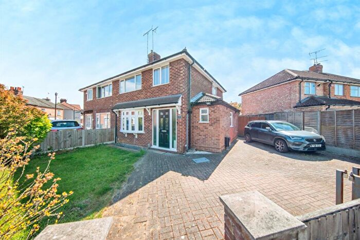 3 Bedroom Semi Detached House For Sale In Pitcairn Road, Ipswich, IP1