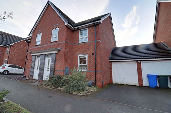 3 Bedroom Semi-Detached House To Rent In Pipers View, Stoke-On-Trent, ST3