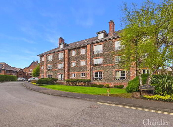 3 Bedroom Apartments For Sale In Castlegrange, Belfast, BT5