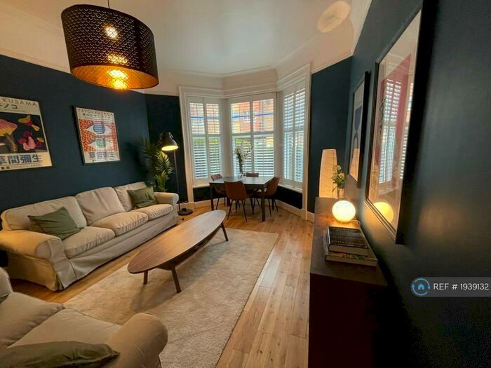 2 Bedroom Flat To Rent In Golfhill Drive, Glasgow, G31