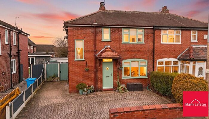 3 Bedroom Semi Detached House For Sale In Elsinore Avenue, Irlam, M44