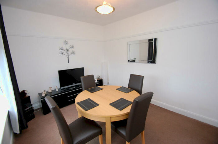 3 Bedroom Semi-Detached House For Sale In Maidland Road, Pollok, Glasgow, G53