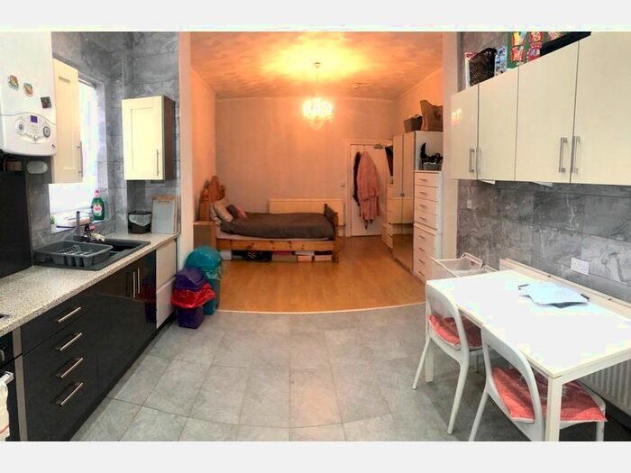 1 Bedroom Studio To Rent In Marlborough Road, Roath, Cardiff, CF23
