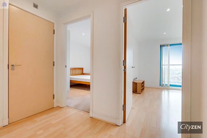 1 Bedroom Flat To Rent In West Gate Apartments, Royal Victoria Docks, E16