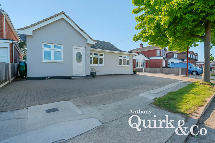 4 Bedroom Detached Bungalow For Sale In Southwick Road, Canvey Island, SS8