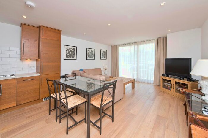 2 Bedroom Flat To Rent In Latimer Road, London, Uk, W10