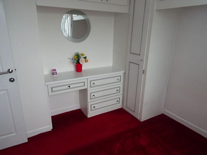 3 Bedroom Semi-detached House To Rent In Pennine Way, Harlington, Hayes, UB3