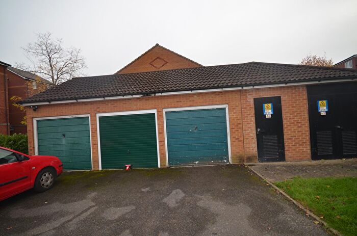 1 Bedroom Flat To Rent In Massingberd Way, Tooting, London, SW17