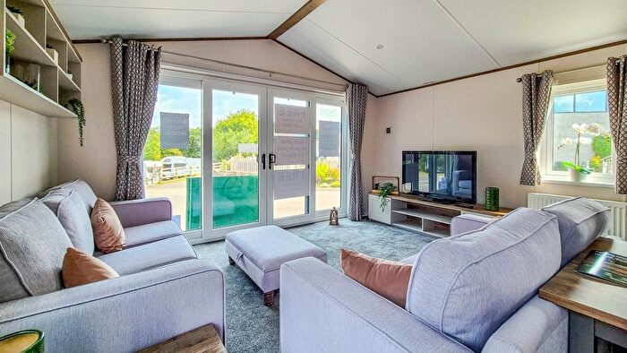 2 Bedroom Park Home For Sale In Bridgerule, Holsworthy, EX22