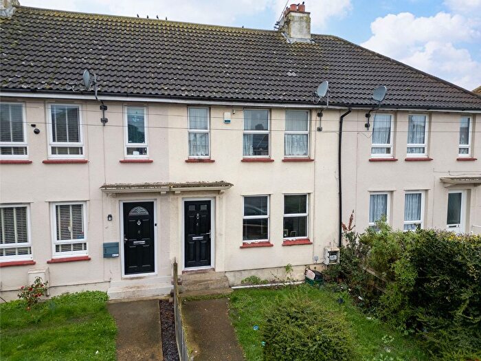 3 Bedroom Terraced House For Sale In Poplar Avenue, Gravesend, Kent, DA12