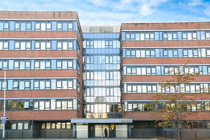 1 Bedroom Flat For Sale In Farnsby Street, Swindon, SN1