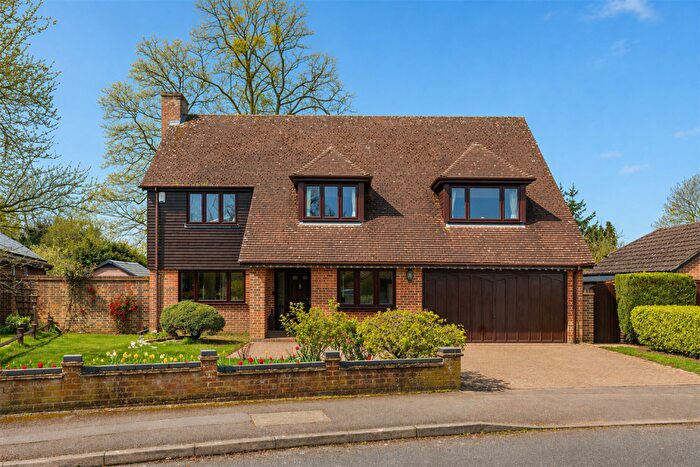 5 Bedroom Detached House For Sale In Gorselands, Emmer Green, Reading, RG4