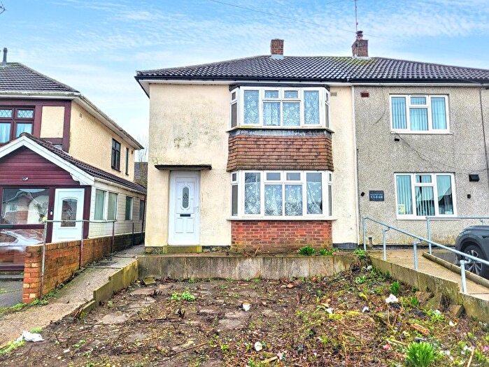 3 Bedroom Semi-detached House For Sale In Bailey Crescent, Mansfield, NG19