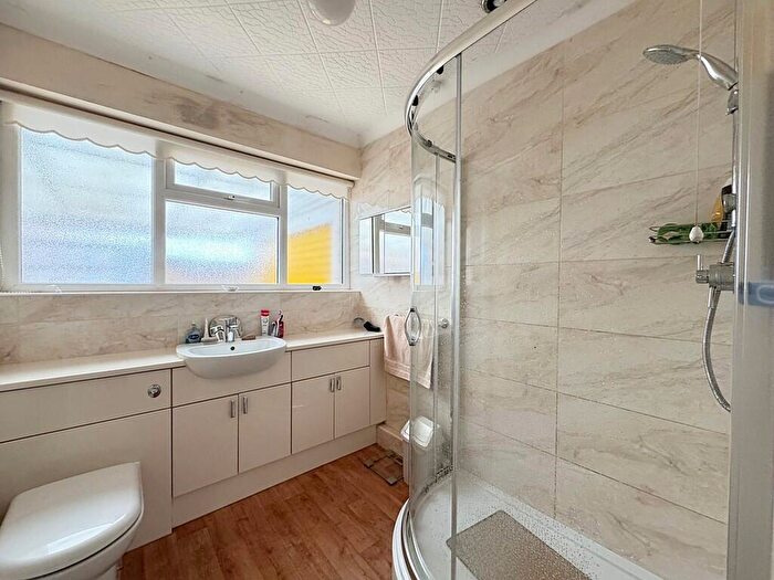 2 Bedroom Detached Bungalow For Sale In Siddeley Avenue, Kenilworth, CV8