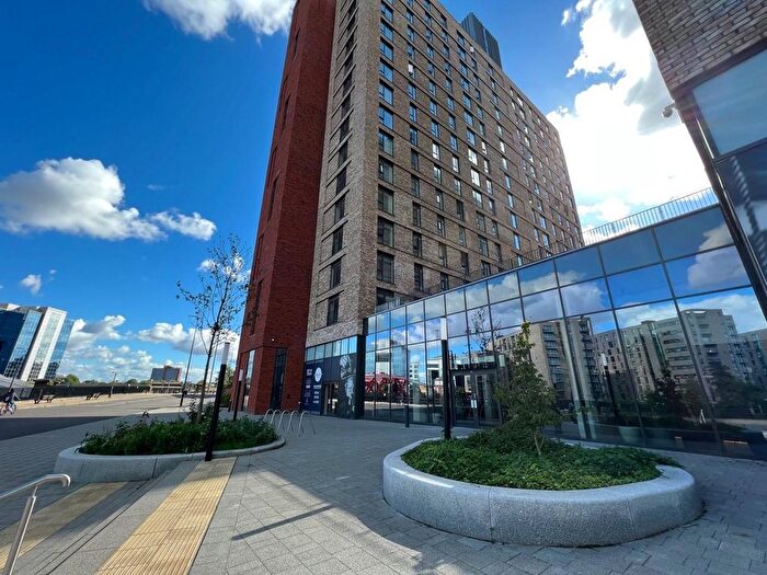 2 Bedroom Flat To Rent In No. Old Trafford, Wharf End, Manchester, M17