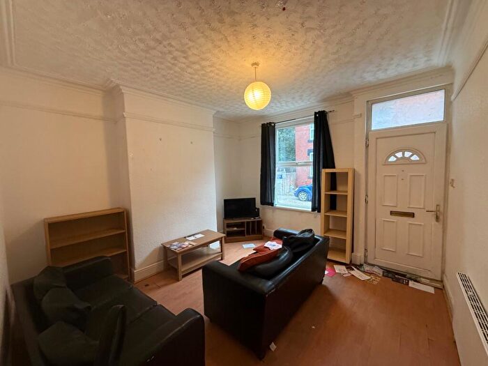 4 Bedroom Detached House To Rent In Welton Grove, Leeds, West Yorkshire, LS6