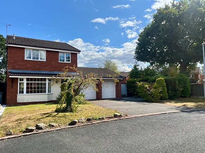 4 Bedroom Detached House For Sale In Stanier Close, Crewe, CW1