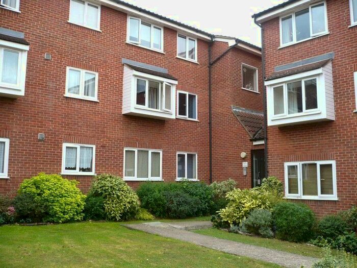 1 Bedroom Studio To Rent In Cambridge Gardens, Muswell Hill, London, Greater London, N10