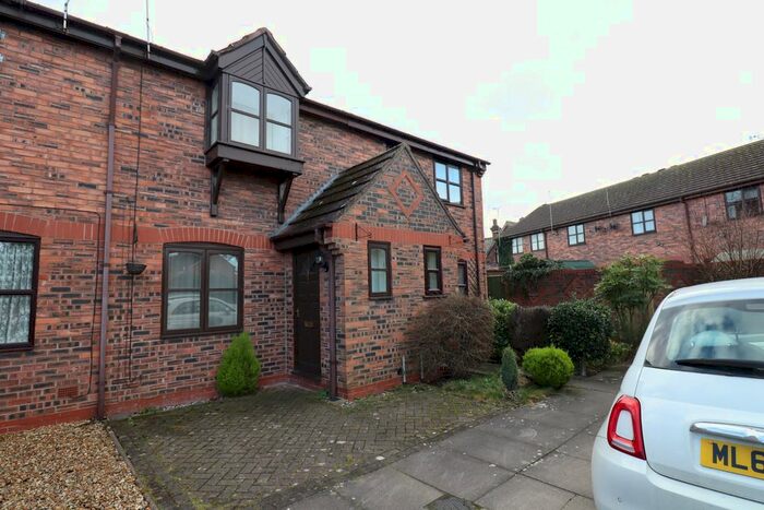 2 Bedroom Mews House To Rent In Tricketts Mews, Willaston, CW5