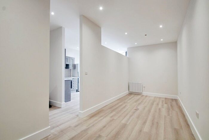 1 Bedroom Flat To Rent In Centrum House, Station Road, Egham, TW20