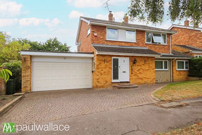 4 Bedroom Detached House For Sale In Baas Hill Close, Broxbourne, EN10