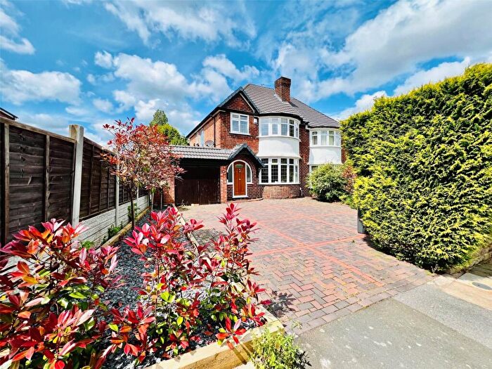 3 Bedroom Semi Detached House For Sale In Glaisdale Road, Birmingham, West Midlands, B28