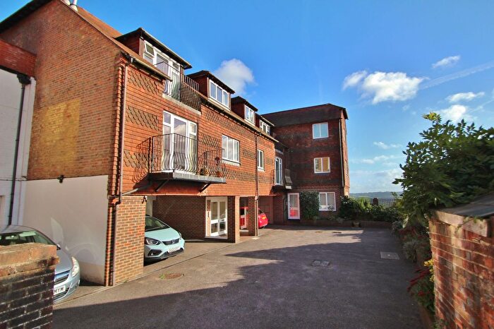 2 Bedroom Flat For Sale In High Street, Mayfield, TN20