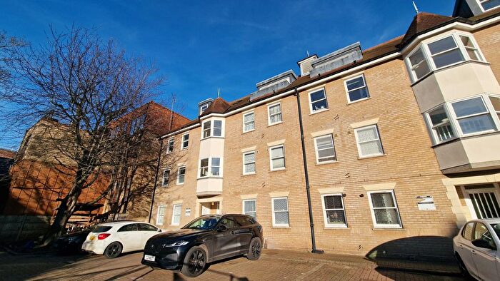 2 Bedroom Penthouse For Sale In Cathedral Walk, City Centre, Chelmsford, Essex, CM1