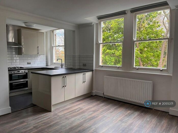 2 Bedroom Flat To Rent In St. Andrews Square (), Surbiton, KT6