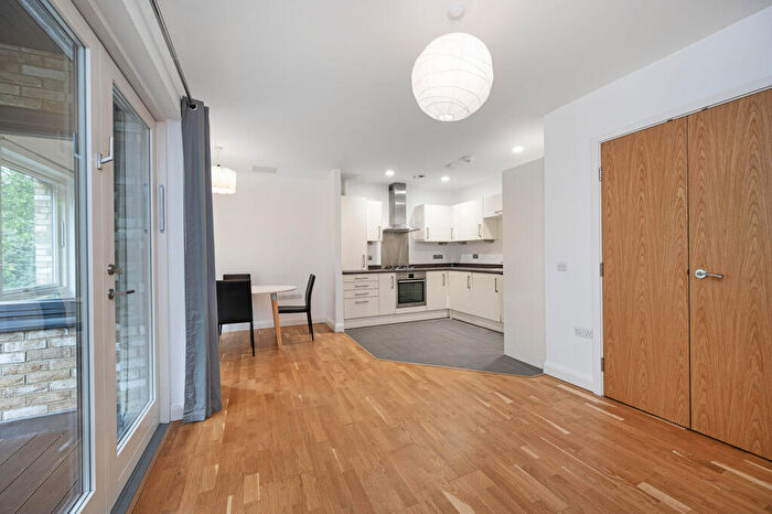 1 Bedroom Flat For Sale In Flat, Crisp Court, Gascoyne Road, Victoria Park, London, E9 - Photo 10