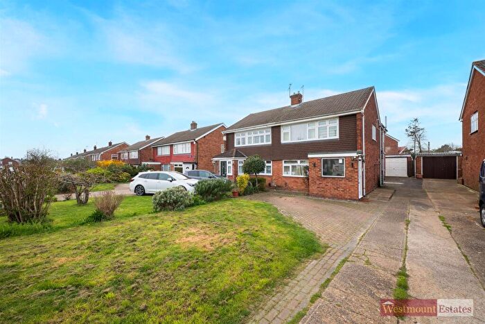 3 Bedroom Semi Detached House For Sale In Harman Drive, Sidcup, DA15