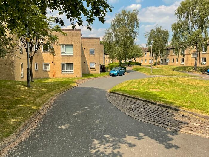 1 Bedroom Ground Flat To Rent In Truncliffe, Bradford, West Yorkshire, BD5